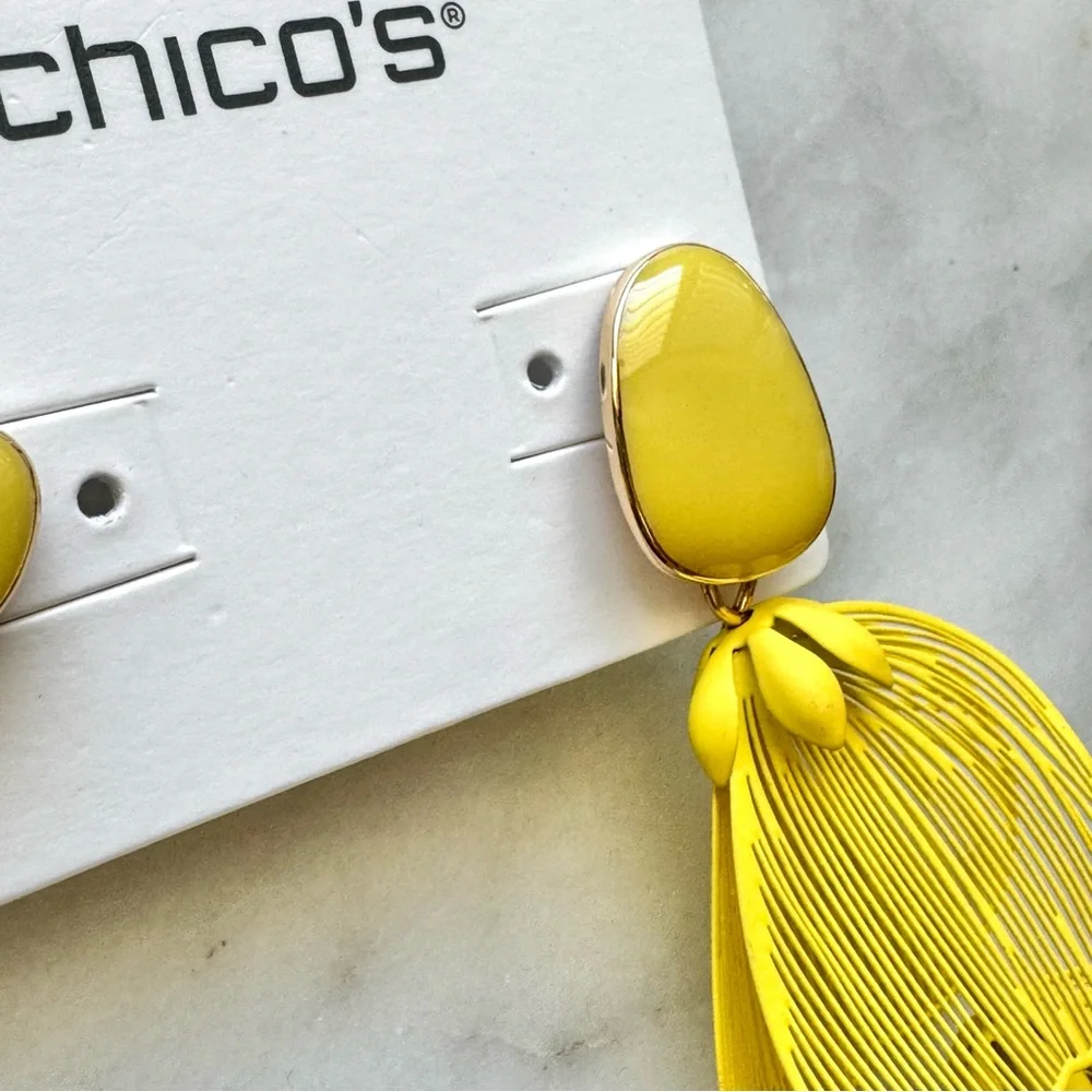NWT Chico’s Tonal Mixed Petal Statement Drop Earrings No Droop